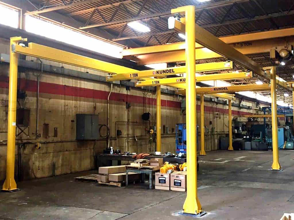 Work station crane